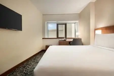 Ramada by Wyndham Lisbon - 33