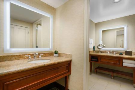 Hilton Phoenix Airport - 10