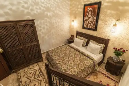 Riad Nasreen - 33