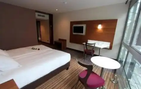 Spark By Hilton Lyon Ouest - 66