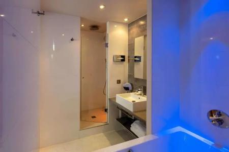 Best Western Plus Le Lavarin - 82