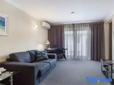 The Peninsula Riverside Serviced Apartments - 105