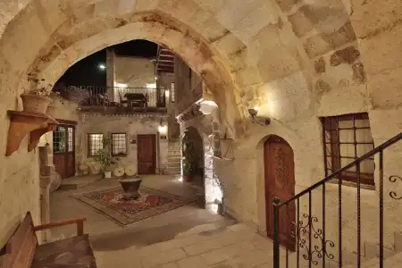 Charming Cave - 10