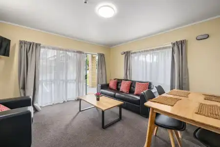 Fenton Court Motel - 42