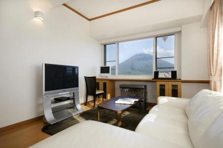Mountainside Palace - 3