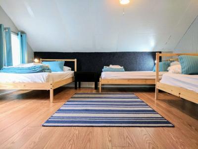 The Wayfaring Buckeye Hostel - 4