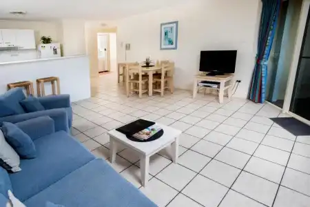 Alexander Beachfront Apartments - 59