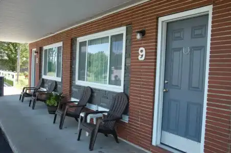 Sara Glen Motel - Saratoga Springs-Glens Falls - 40
