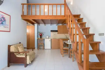 Vlycha Beach Studios & Apartments - 9