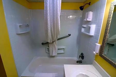 The Ocean Key Virginia Beach Resort - 37