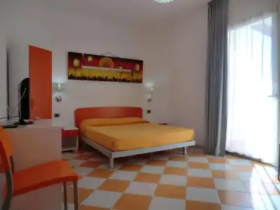 B&B Mediterraneo Mare e Sole - 5