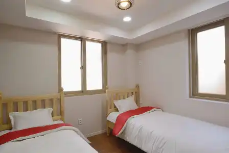 Red Guest House - 2