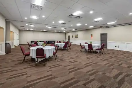 Best Western Plus Saddleback Inn & Conference Center - 27