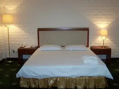 Arien Plaza - 6
