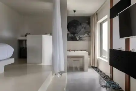 West East Suites - 44