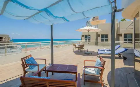 Jewel Beachfront Boutique - 12