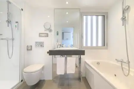 ibis Styles Menton Centre - 8