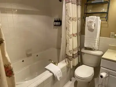 Inn at 835 Boutique - 78