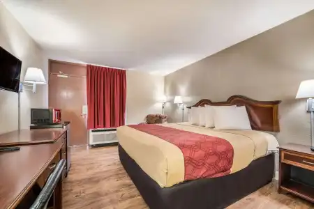 Econo Lodge Inn & Suites Macon West - 26