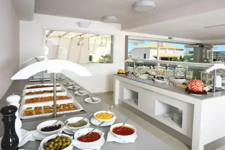 EuroKatrin Suites-Adults Only - 9