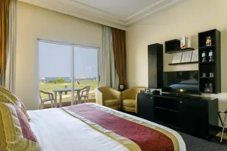 Royal Beach & Resort - 11