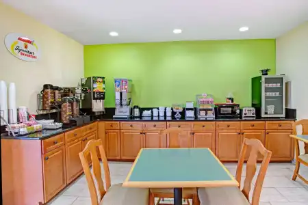Ocean Breeze Inn - 18