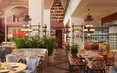 DoubleTree by Hilton - 25