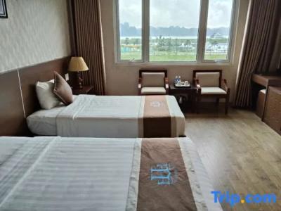 Ha Long Harbour - 29