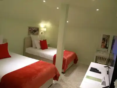 City Boutique Inn - 3