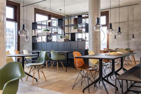 Moxy Berlin Airport - 28