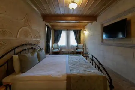 Cratus Stone Palace - 75