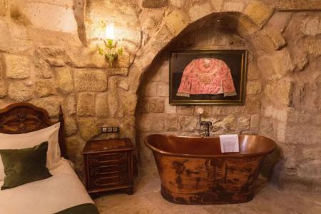 Solo Cave Suites - 81