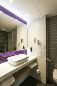 Premier Inn Freiburg City Süd - 37
