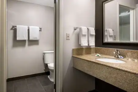Courtyard by Marriott Phoenix Airport - 42