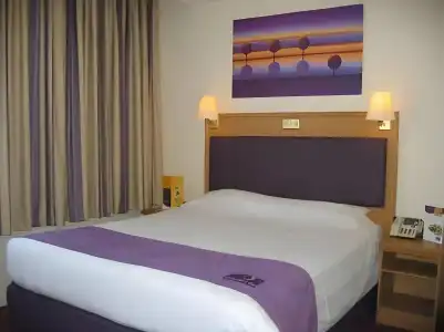 Premier Inn London Putney Bridge - 23