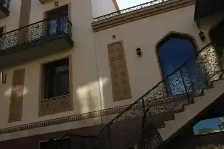 Zargaron Plaza - 42
