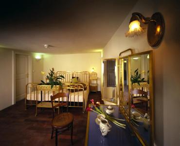Iron Gate & Suites Prague by BHG - 20