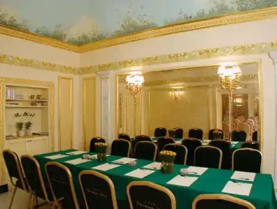 Champagne Palace - 24
