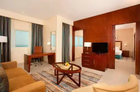 DoubleTree by Hilton - 80