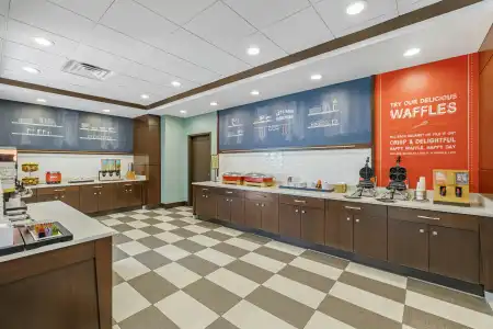 Hampton Inn & Suites Bend - 29