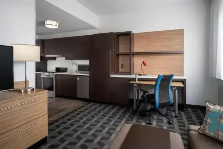 TownePlace Suites by Marriott Venice - 28