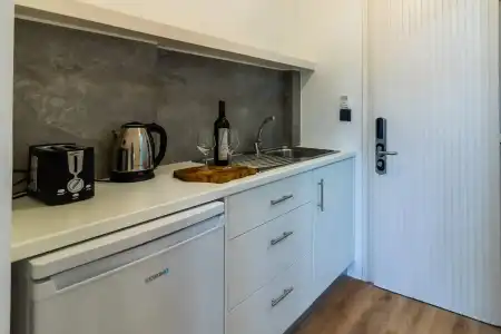 Alamis & Apartments - 100