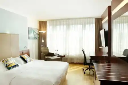 Courtyard by Marriott Dresden - 69