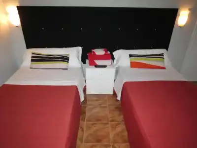 Duquesa Bed & Breakfast - 16