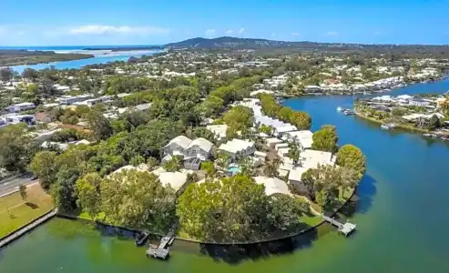 Noosa Entrance Waterfront Resort - 384
