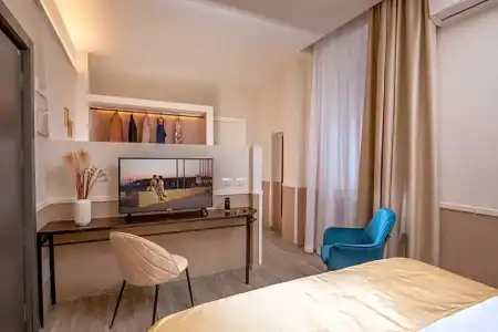 Sophie Terrace - 45