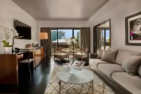 SIXTY Beverly Hills - 4