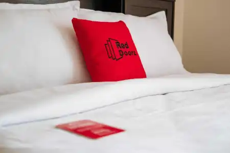 RedDoorz near Plaza Senayan - 2