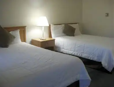 Rogue Valley Inn - 3