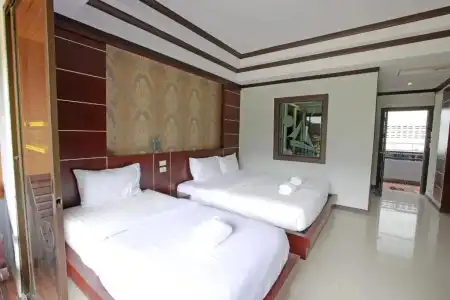 Phi Phi Andaman Beach Resort - 37